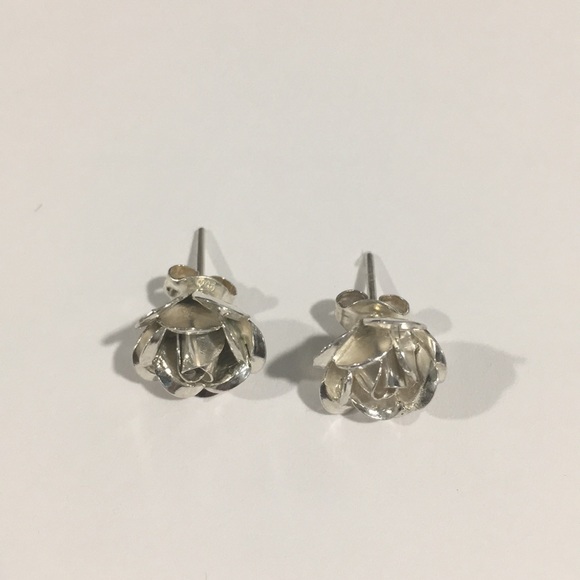 Sterling Silver Women's Rose 🌹 Shape Earrings - Picture 5 of 7